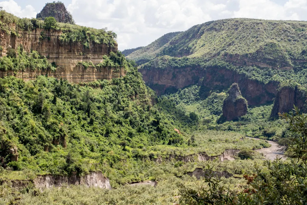 Hell's-gate-national-park