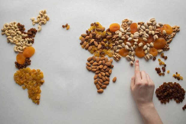 A Guide to Healthy Eating Habits while Travelling A-Guide-to-Healthy-Eating-Habits-while-Traveling